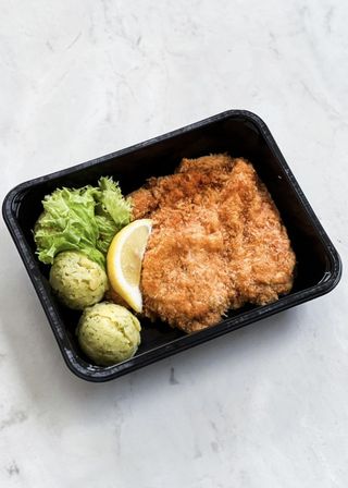 Șnițel Uriaș din Piept de Pui