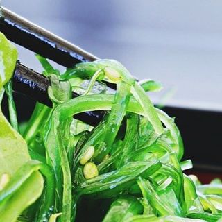 N77' Ensalada De Alga Wakame