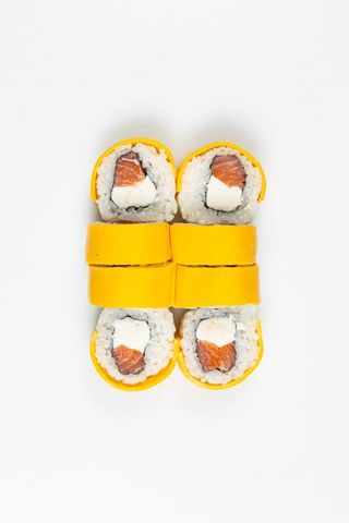 Чіз рол з копченим лососем 260\8шт