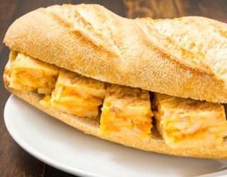 Bocadillo De Tortilla De Patatas