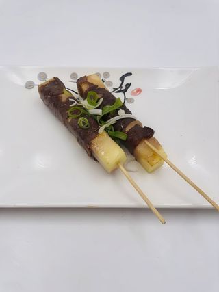 59. Yakitori De Vedella Amb Formatge (3 Uds.)