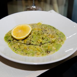 File dorado cu sos de frișcă