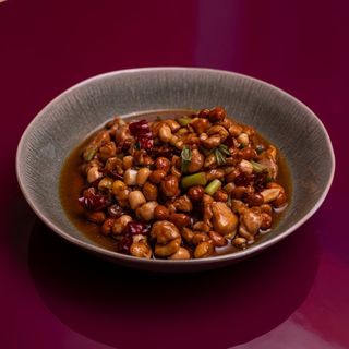 Pollo Kung Pao Con Cacahuetes - 宫保鸡丁