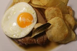 Bife da Vazia Grelhado c/ovo, batata frita e esparregado