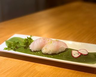 Nigiri Lubina Y Ralladura De Lima