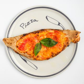 Pizza Calzone Vesuvio