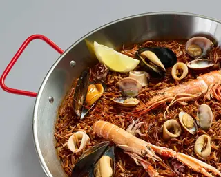 Fideuá de mariscos para 3 personas