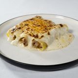 Canelones de rustido con bechamel trufada