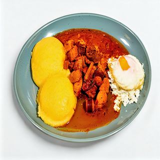 Tochitură de porc cu mămăliguță