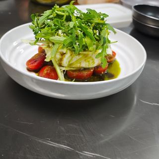 Burrata con tomatitos