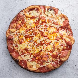 Pizza Margherita sa kulenom 44cm