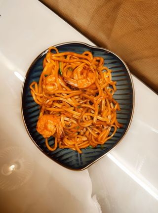 Spaghetti saltata con gamberi