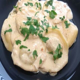 Raviolis De Carne Con Foie Y Almendra A La Crema