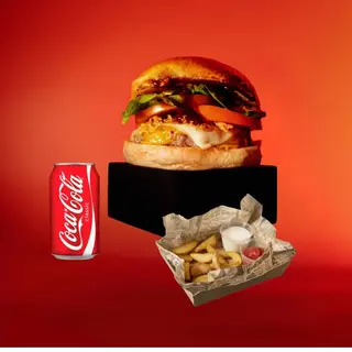 Cezar klasik garden cizburger + koka kola + pomfrit + umak kecap i majonez 