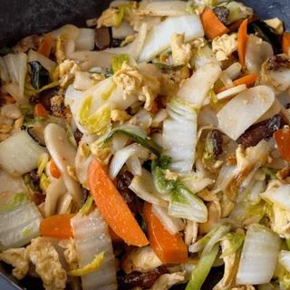 PASTA DE ARROZ FRITO CON TERNERA