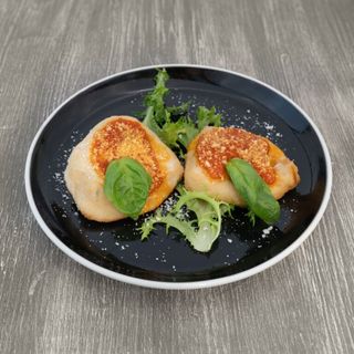 Montanare con pomodoro, basilico e parmigiano