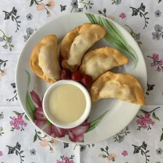 Мини чебуреки с вишней и сгущенкой