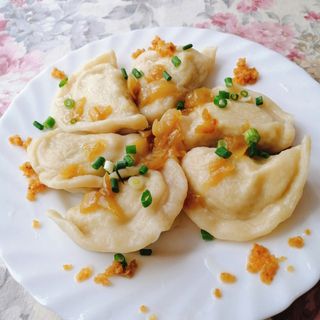 z kaszą gryczaną i pieczonym mięsem (Półtorej porcji 9 sztuk)