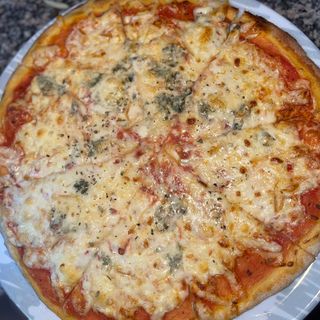 Pizza Quattro Formaggi