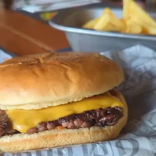 Cheese Burger y Zumo