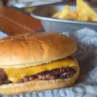 Cheese Burger y Zumo