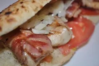 Rolovani pileći raznjić 200g