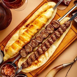 Люля -кебаб в тісті гострий з міксом перців (300г)