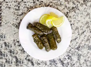 Sarma u japraku