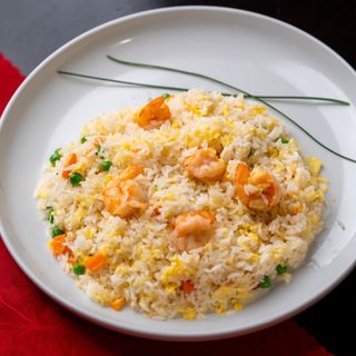 22. Arroz frito con gambas