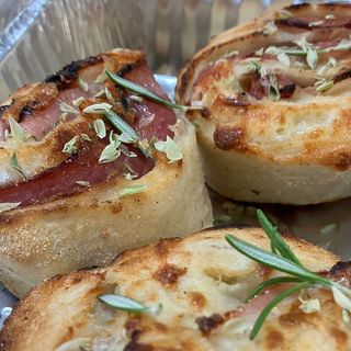 Bee Gees Bacon (3 Un Pão de Alho)