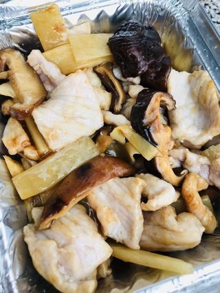 50.MAIALE CON FUNGHI BAMBU