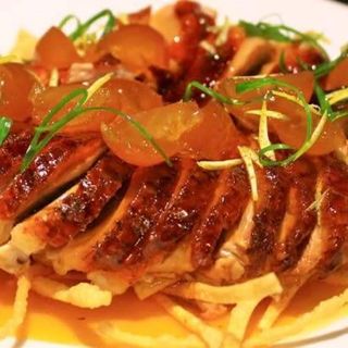 Pato a la naranja y almendras