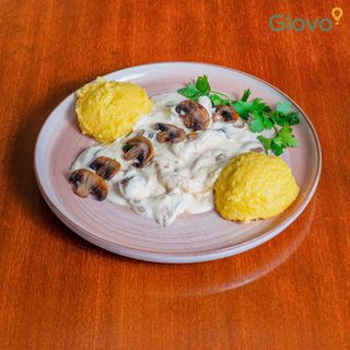 Pui cu smantana si ciuperci