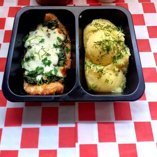 Filet Drobiowy pod Szpinakową Pierzynką z Mozzarellą 