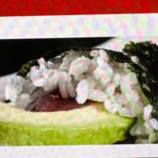 71. Temaki tonno avocado