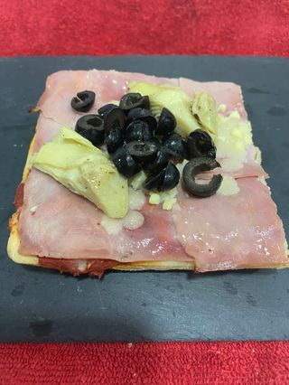 Pizza Caprichosa (Porción)