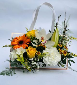 Aranjament poseta cu flori mixte