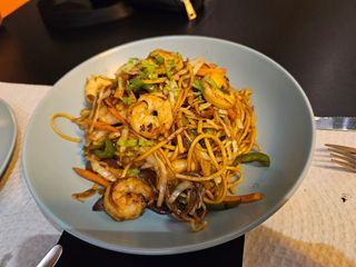 Camarão chowmein