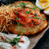 კარტოფილის ოლადები მ/დ ორაგულით და კვერცხი პაშოტით/Potato pancakes with salmon and poached egg