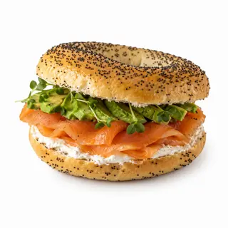 Bagel Salmon, aguacate y queso crema