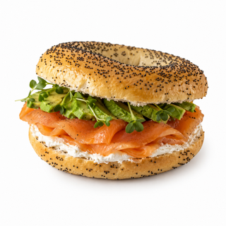 Bagel Salmon, aguacate y queso crema