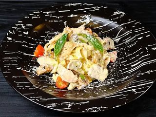 Паста з куркою та грибами (400гр)