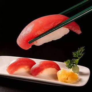 Nigiri De Atún (2 Pzs.)