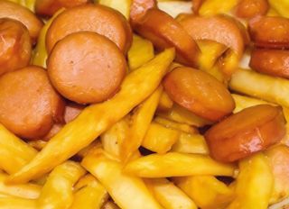 Würstel e patatine