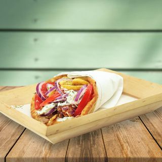 Sandwich cu gyros vita si oaie