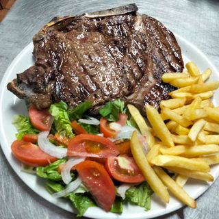 Chuletón Con Guarnición