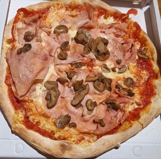 Prosciutto e funghi