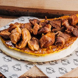 Cachapa con cochino frito