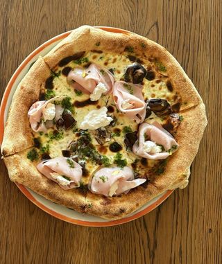 Salsa bianca con mortadella