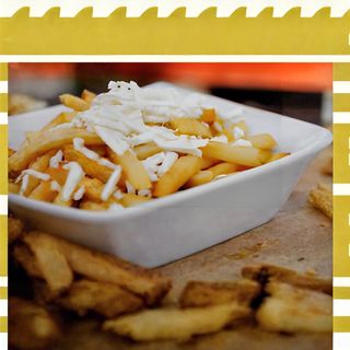 Пържени картофи със сирене (250г)